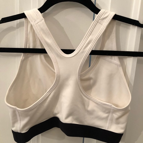 Nike snakeskin design sports bra - Picture 6 of 7